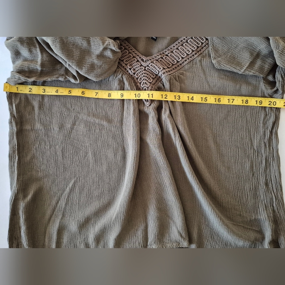 Bobeau Blouse Womens Medium Olive Green with Flared Sleeves Boho Cottagecore - Picture 4 of 8